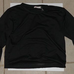 Black crop top shirt